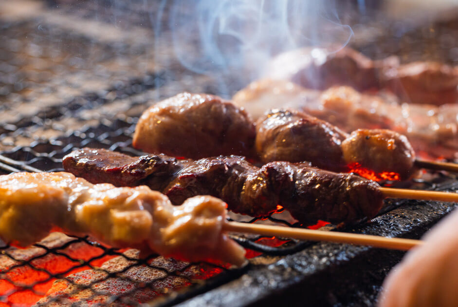 焼き鳥焼きシーン